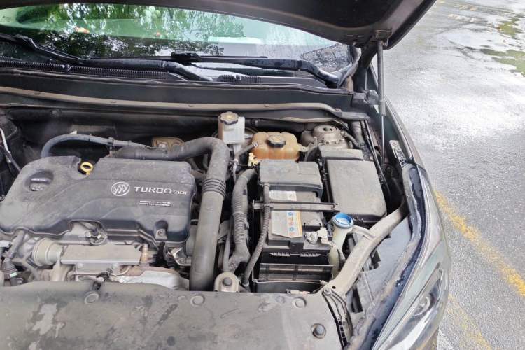Used Buick Envision 2017 20T Two-Wheel Drive Leading Version Engine Bay Left