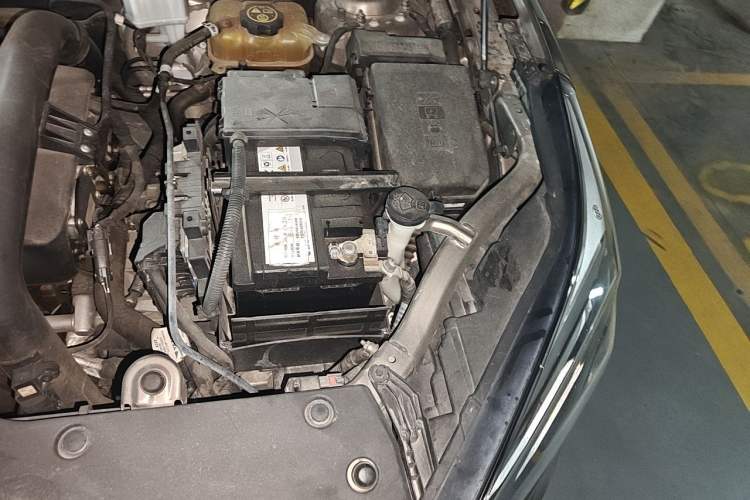 Used Buick Envision 2017 28T Four-Wheel Drive Elite Model Engine Bay Left