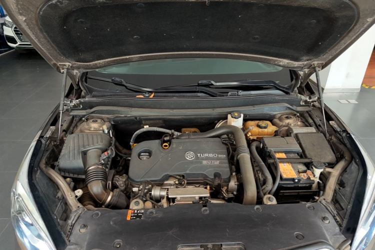 Used Buick Envision 2017 20T Two-Wheel Drive Elite Version Engine Bay