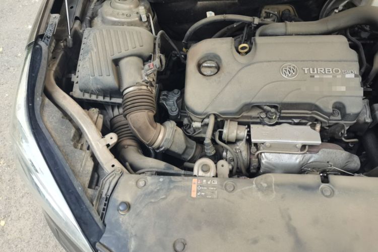 Used Buick Envision 2017 20T Two-Wheel Drive Luxury Model Engine Bay Right
