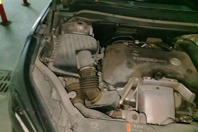 Used Buick Envision 2017 28T Four-Wheel Drive Elite Model Engine Bay Right