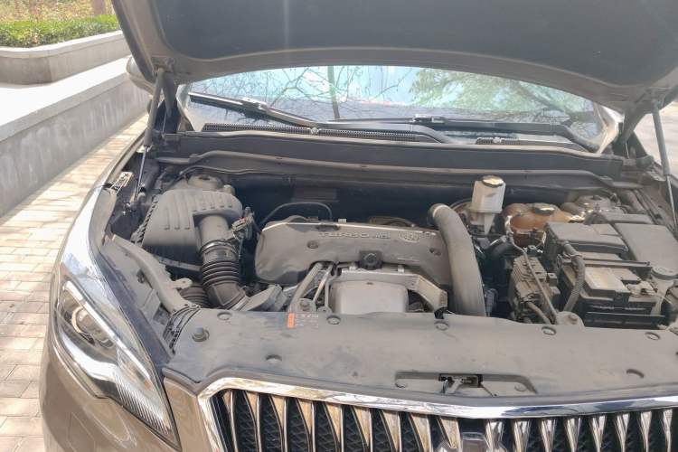 Used Buick Envision 2017 28T Four-Wheel Drive Luxury Model Engine Bay Right