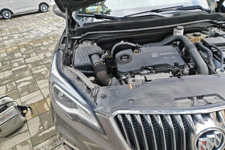 Used Buick Envision 2017 20T Two-Wheel Drive Luxury Model Engine Bay Right