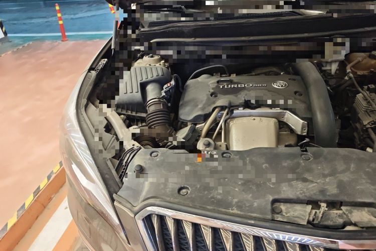 Used Buick Envision 2017 28T Four-Wheel Drive Elite Model Engine Bay Right