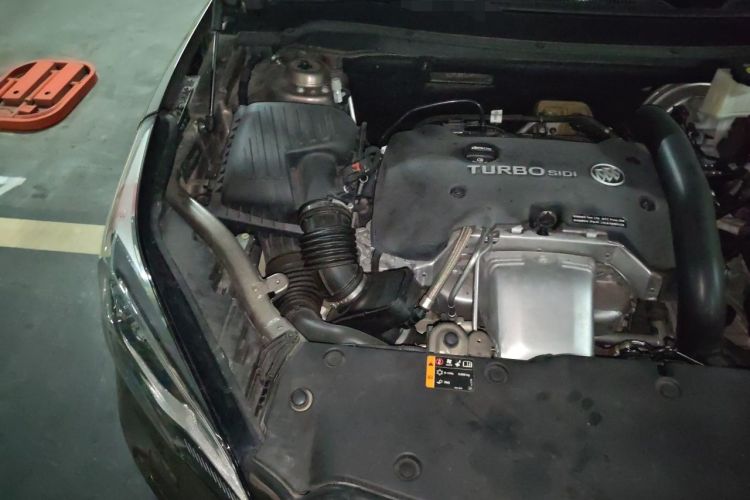 Used Buick Envision 2017 28T Four-Wheel Drive Luxury Model Engine Bay Right