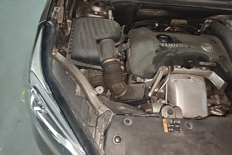 Used Buick Envision 2017 28T Four-Wheel Drive Elite Model Engine Bay Right