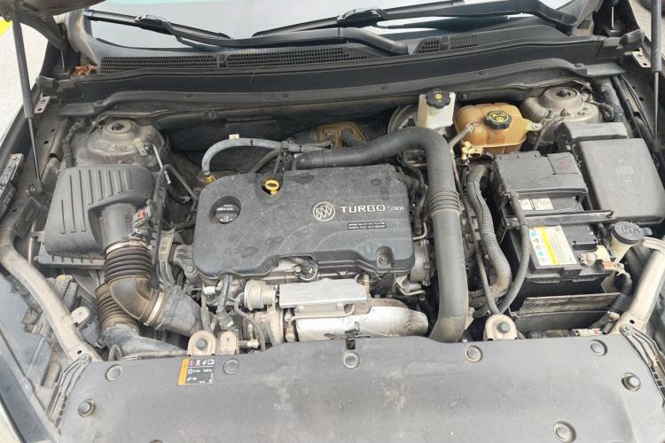Used Buick Envision 2017 20T Two-Wheel Drive Elite Version Engine Bay