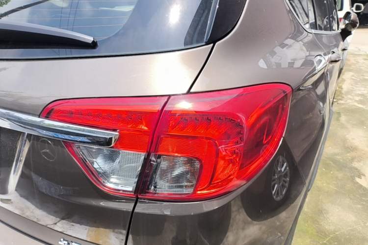 Used Buick Envision 2017 28T Four-Wheel Drive Elite Model Exterior 3