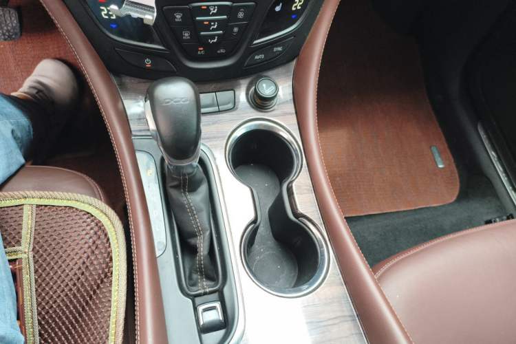 Used Buick Envision 2017 20T Two-Wheel Drive Elite Version Gear Lever