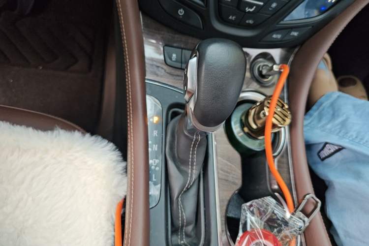 Used Buick Envision 2017 28T Four-Wheel Drive Elite Model Gear Lever