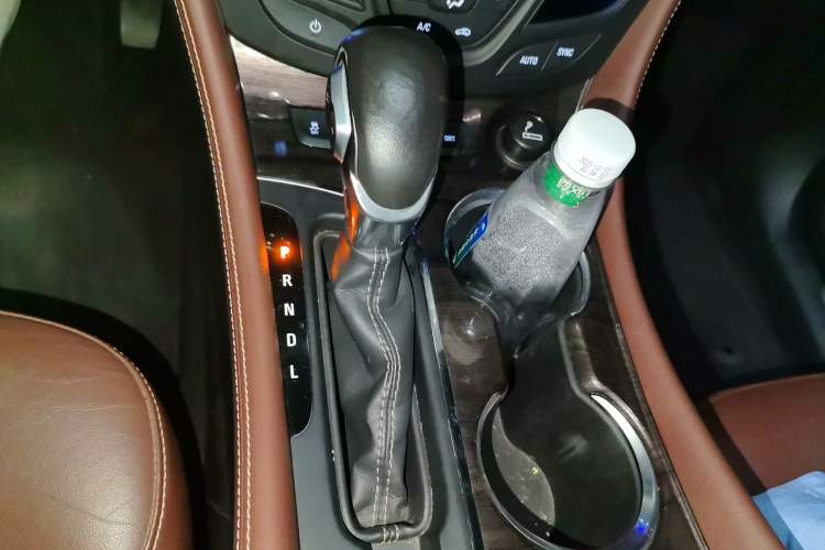Used Buick Envision 2017 28T Four-Wheel Drive Elite Model Gear Lever