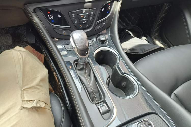 Used Buick Envision 2017 28T Four-Wheel Drive Elite Model Gear Lever