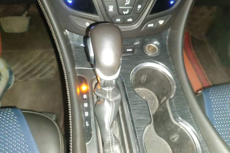 Used Buick Envision 2017 28T Four-Wheel Drive Leading Model Gear Lever
