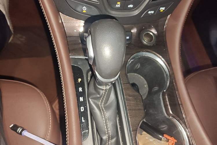 Used Buick Envision 2017 28T Four-Wheel Drive Elite Model Gear Lever