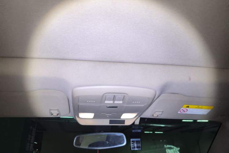 Used Buick Envision 2017 20T Two-Wheel Drive Leading Version Headliner