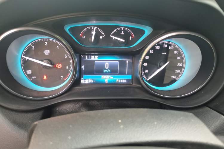 Used Buick Envision 2017 20T Two-Wheel Drive Luxury Model Instrument Cluster