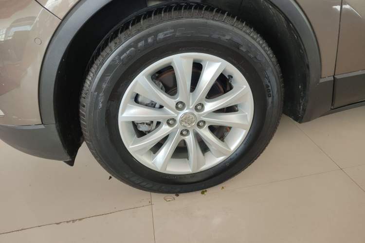 Used Buick Envision 2017 28T Four-Wheel Drive Luxury Model Left Front Wheel Hub