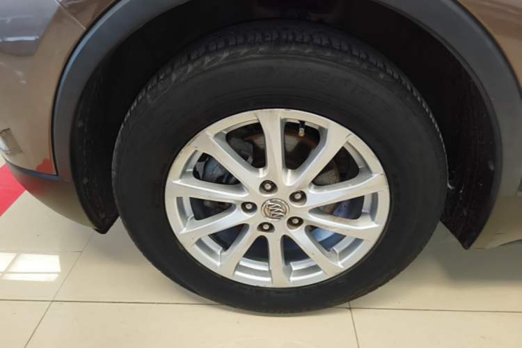 Used Buick Envision 2017 20T Two-Wheel Drive Leading Version Left Front Wheel Hub