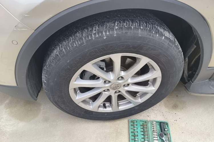 Used Buick Envision 2017 20T Four-Wheel Drive Luxury Model Left Front Wheel Hub