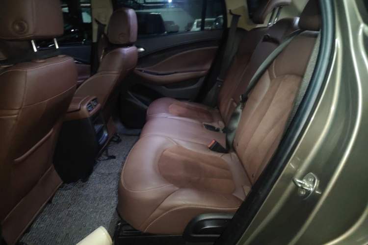 Used Buick Envision 2017 28T Four-Wheel Drive Elite Model Left Rear Seat