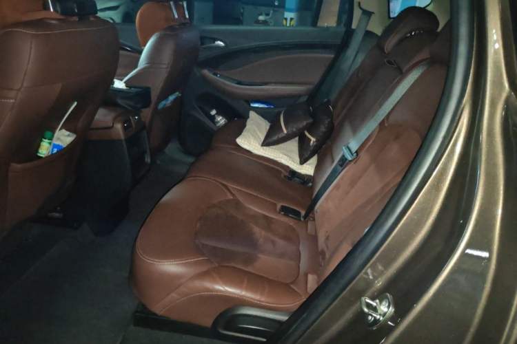 Used Buick Envision 2017 20T Four-Wheel Drive Luxury Model Left Rear Seat
