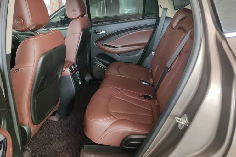 Used Buick Envision 2017 28T Four-Wheel Drive Luxury Model Left Rear Seat