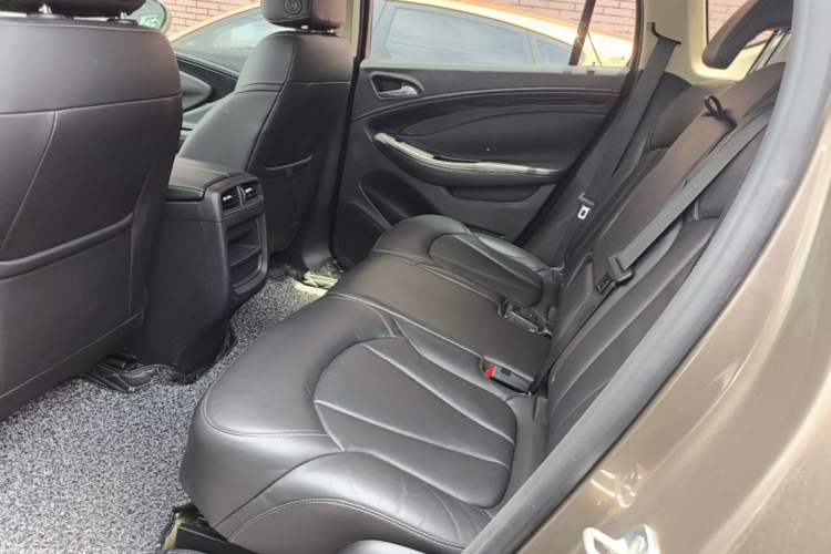 Used Buick Envision 2017 28T Four-Wheel Drive Elite Model Left Rear Seat