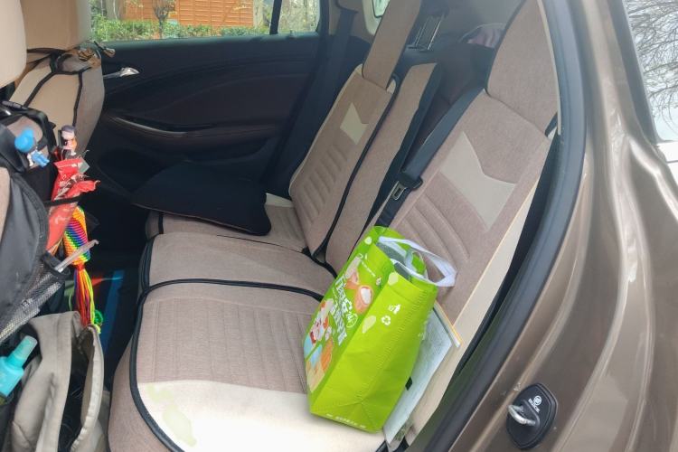Used Buick Envision 2017 28T Four-Wheel Drive Luxury Model Left Rear Seat