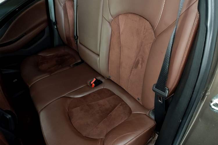 Used Buick Envision 2017 20T Two-Wheel Drive Elite Version Left Rear Seat