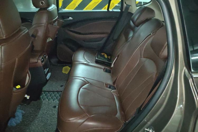 Used Buick Envision 2017 28T Four-Wheel Drive Luxury Model Left Rear Seat