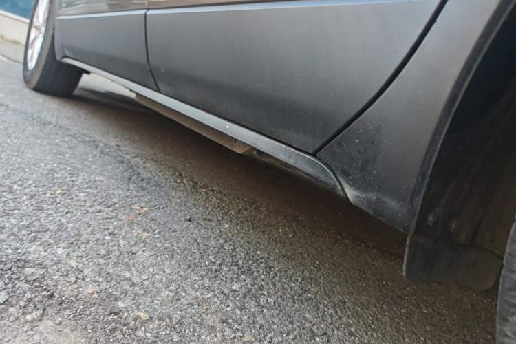 Used Buick Envision 2017 20T Two-Wheel Drive Luxury Model Left Side Sill
