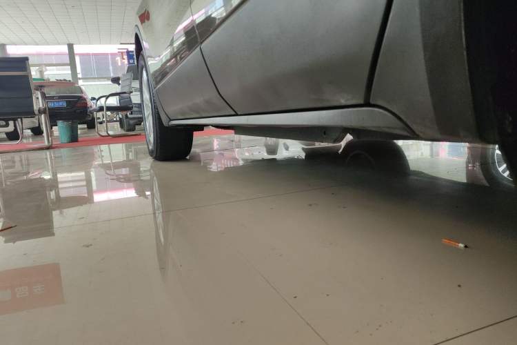 Used Buick Envision 2017 28T Four-Wheel Drive Luxury Model Left Side Sill