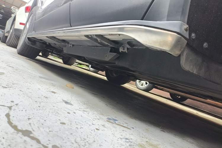 Used Buick Envision 2017 28T Four-Wheel Drive Elite Model Left Side Sill