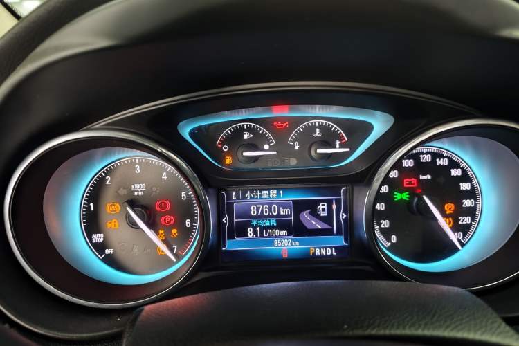 Used Buick Envision 2017 20T Two-Wheel Drive Elite Version Odometer Close Up