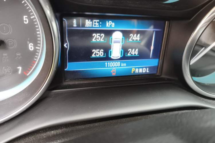 Used Buick Envision 2017 20T Two-Wheel Drive Elite Version Odometer Close Up