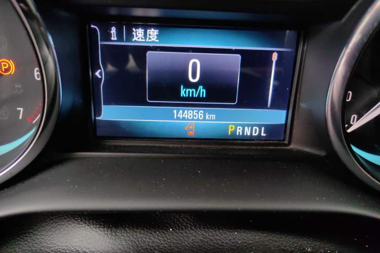 Used Buick Envision 2017 20T Two-Wheel Drive Elite Version Odometer Close Up