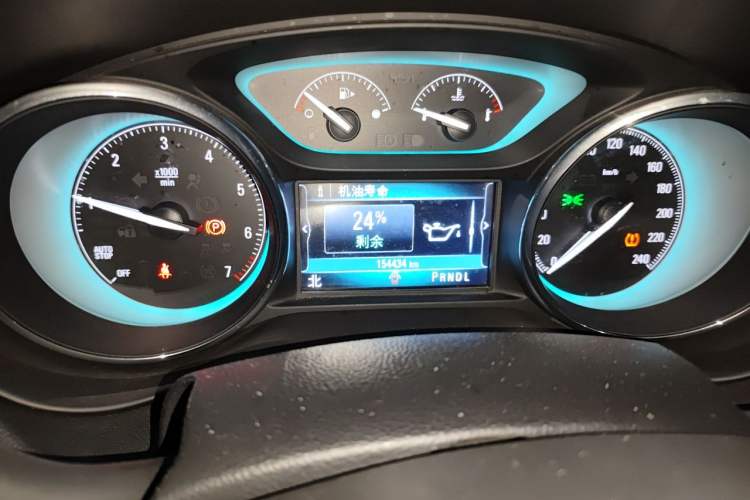 Used Buick Envision 2017 20T Two-Wheel Drive Luxury Model Odometer Close Up