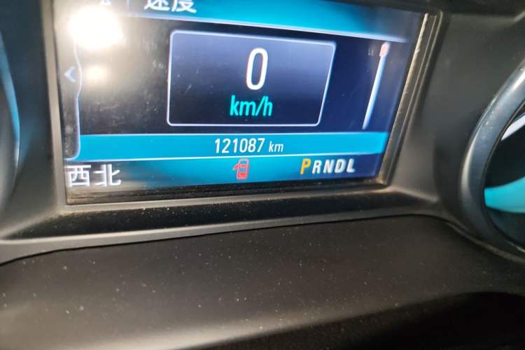 Used Buick Envision 2017 28T Four-Wheel Drive Elite Model Odometer Close Up