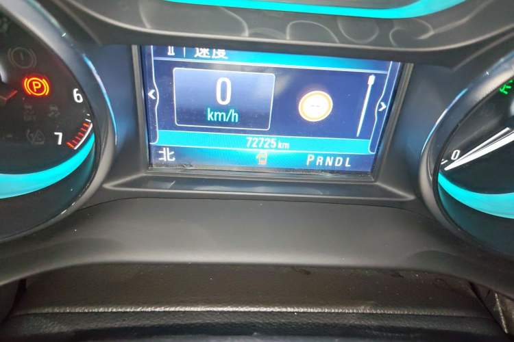 Used Buick Envision 2017 28T Four-Wheel Drive Luxury Model Odometer Close Up