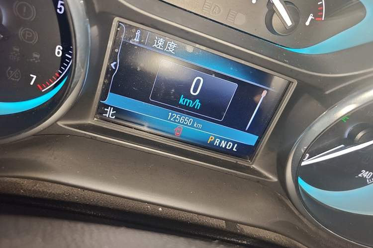 Used Buick Envision 2017 28T Four-Wheel Drive Elite Model Odometer Close Up
