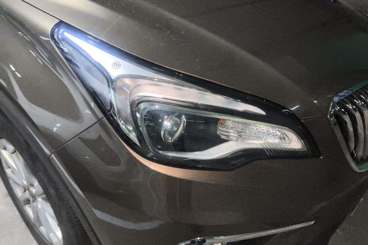 Used Buick Envision 2017 20T Two-Wheel Drive Leading Version Right Front Headlight