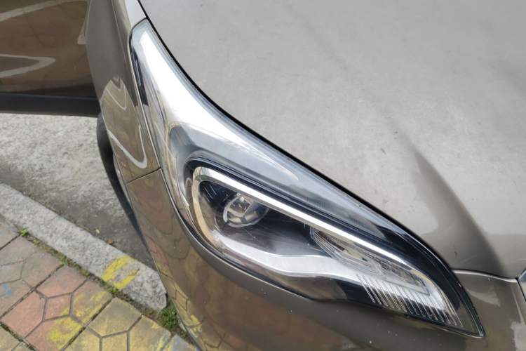 Used Buick Envision 2017 20T Two-Wheel Drive Leading Version Right Front Headlight