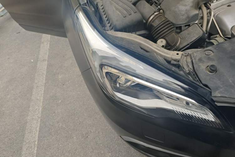 Used Buick Envision 2017 28T Four-Wheel Drive Elite Model Right Front Headlight