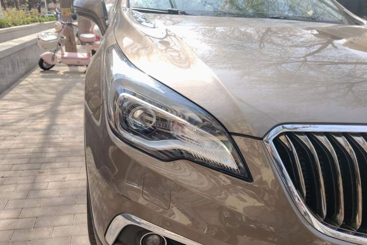 Used Buick Envision 2017 28T Four-Wheel Drive Luxury Model Right Front Headlight