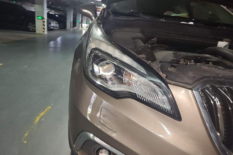 Used Buick Envision 2017 28T Four-Wheel Drive Elite Model Right Front Headlight