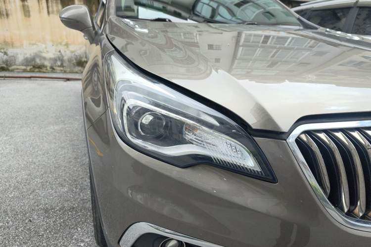 Used Buick Envision 2017 20T Two-Wheel Drive Elite Version Right Front Headlight