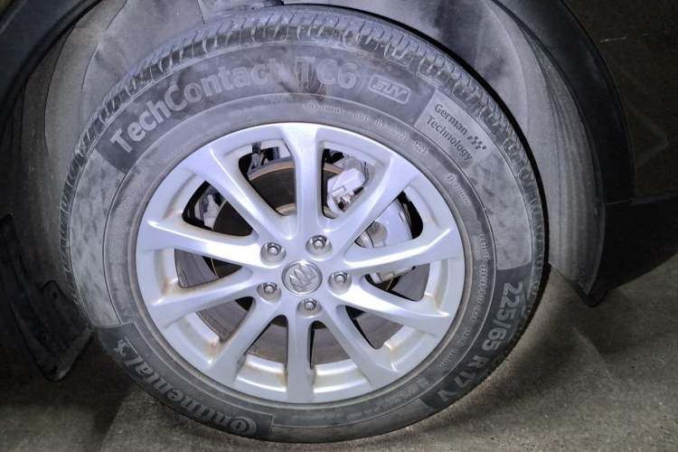 Used Buick Envision 2017 20T Two-Wheel Drive Leading Version Right Front Wheel Hub
