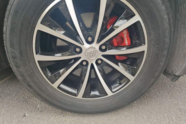 Used Buick Envision 2017 28T Four-Wheel Drive Elite Model Right Front Wheel Hub