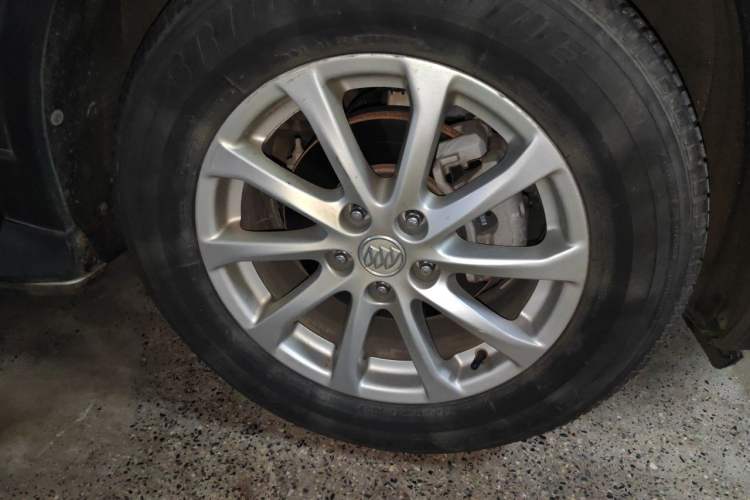 Used Buick Envision 2017 20T Four-Wheel Drive Luxury Model Right Front Wheel Hub