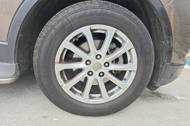Used Buick Envision 2017 20T Two-Wheel Drive Elite Version Right Front Wheel Hub